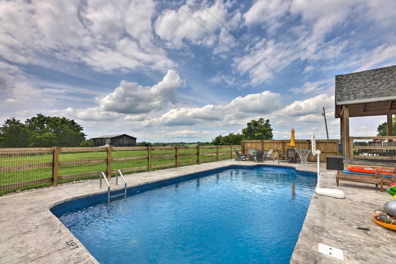Chic Williamstown Retreat With Pool And Hot Tub! Villa Dış mekan fotoğraf